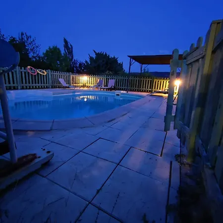 Maison Paisible A Avec Piscine Privee Et Vue Montagne Holiday home